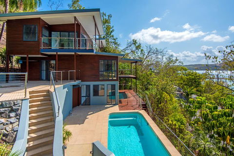 Kingfisher On Hamilton Island - Holiday Find 2