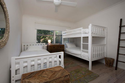 Kirby's Berrara Beach House - Holiday Find 1