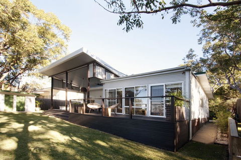 Kirby's Berrara Beach House - Holiday Find 2