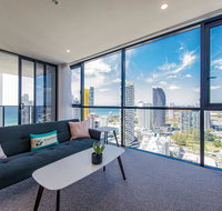 KOZYGURU BROADBEACH AMAZING VIEW 2 BED APT  FREE PARKING WALK TO BEACH QBR004 - Holiday Find