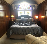 Krinklewood Cottage  Train Carriages - Holiday Find