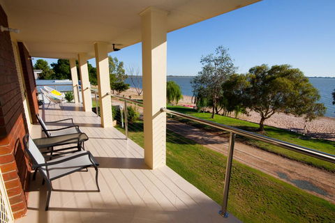 Lake Boga Waterfront Holiday House - Holiday Find 1