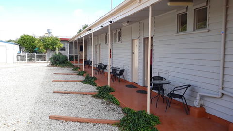 Lake Bolac Motel - Holiday Find 1