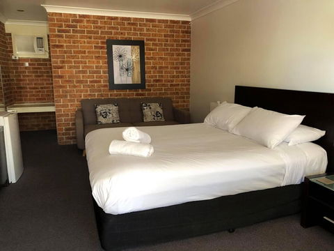 Lake Macquarie Motor Inn - Holiday Find 0