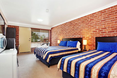 Lake Macquarie Motor Inn - Holiday Find 2