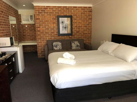 Lake Macquarie Motor Inn - Holiday Find 1