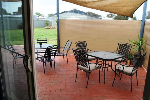 Lake Tyrrell Accommodation - Holiday Find 2