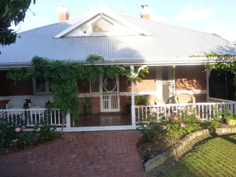 Lakeside Bed & Breakfast - Holiday Find 3