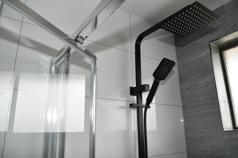 Lakeside Inn - Holiday Find 2