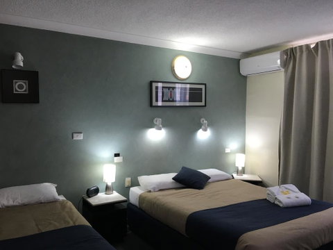 Lakeview Motor Inn - Holiday Find 3