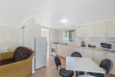 Landsborough Pines Caravan Park - Holiday Find 1