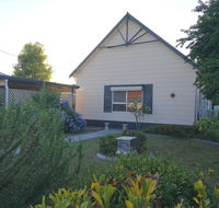 Large 6-Bedroom House with Wifi  Netflix Close to Singleton CBD Hunter Valley - Holiday Find