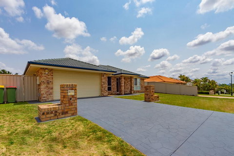 Large Executive And Family Home - Flinders View - Holiday Find 1