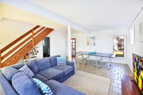 Lazy Days Beach House, Jervis Bay - Pet Friendly, 4 Mins Walk To Beach - Holiday Find 3