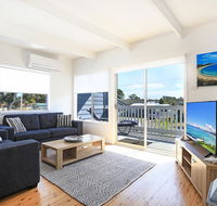 Lazy Days Beach House Jervis Bay - Pet Friendly 4 Mins Walk to Beach - Holiday Find
