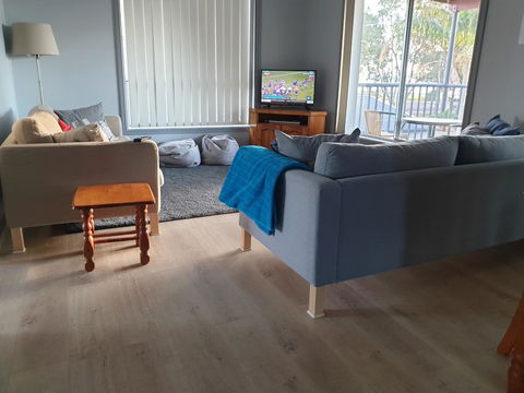 Lemon Tree Waterfront Apartments - Holiday Find 3