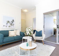 Light bright and spacious unit close to beaches - Holiday Find
