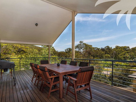 Lily's - Holiday Find 0