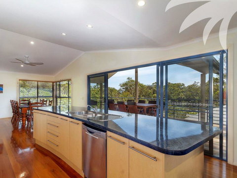 Lily's - Holiday Find 1