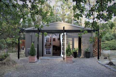 Lily's Farm Studio - Holiday Find 0