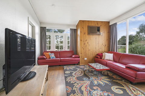 Lilydale 3 Bedroom House Pet Friendly - Holiday Find 1
