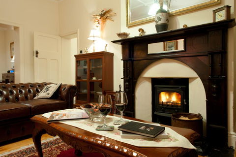 Linfield Cottage - Holiday Find 2