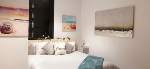 LUXURY KING APARTMENT PARRAMATTA CBD 1 MIN FROM STATION & WESTFIELD Sleeps 4 - Holiday Find 1