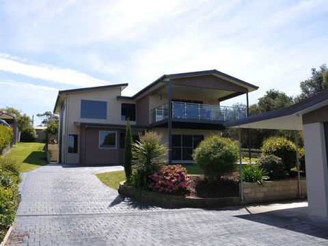 Luxury Near Old Pier Beach - Holiday Find 0