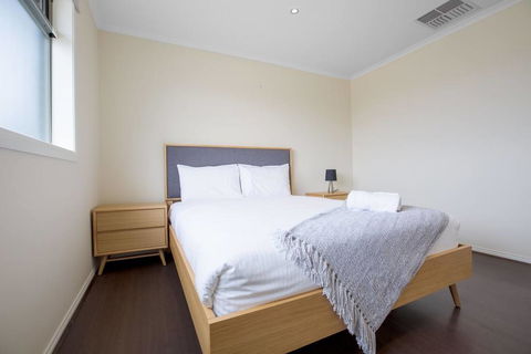 Magnificent Lux Stay@Mont Albert 4BR/WIFI/Garage - Holiday Find 2