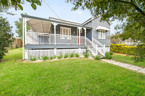 Magnolia On Mary - Holiday Find 1