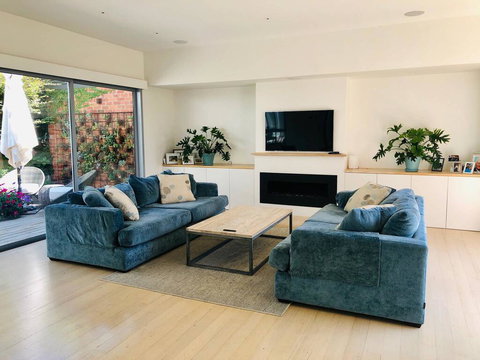 Malvern 3 Bedroom Delight - Holiday Find 0