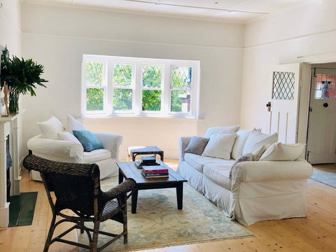 Malvern 3 Bedroom Delight - Holiday Find 1