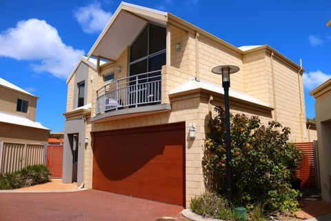 MANDURAH On The TERRACE - Holiday Find 0
