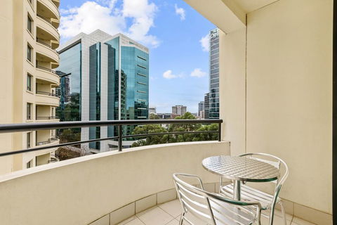 Mantra Parramatta - Holiday Find 1