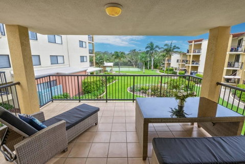 Marcoola Beachfront 3BR -Pool-100m To The Beach. - Holiday Find 2