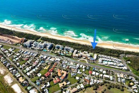 Marcoola Beachfront 3BR -Pool-100m To The Beach. - Holiday Find 0