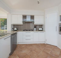 Mariner Beach House - Salamander Bay - Holiday Find