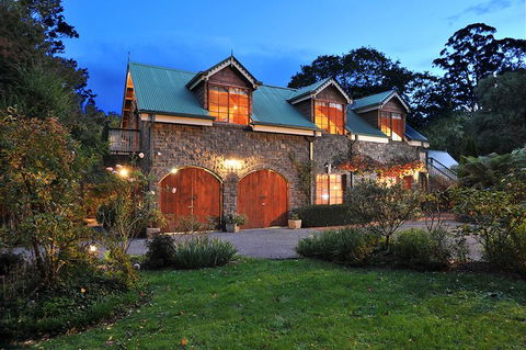 Mary Cards Coach House - Holiday Find 0