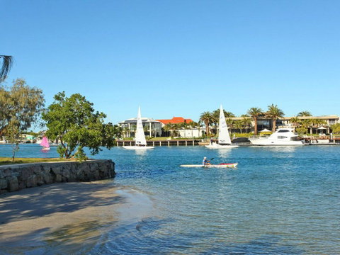 Maui 6 - 2 BDRM Apt On Parkyn Pde - Holiday Find 1