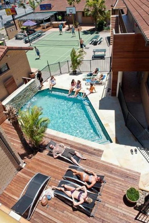 Maxmee Resort (formally Surfers Paradise Backpackers) - Holiday Find 3
