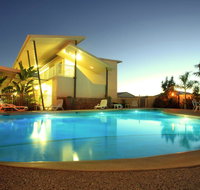 Mayfair Motel - Holiday Find