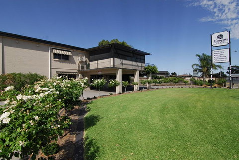 Mayfair Motel - Holiday Find 0