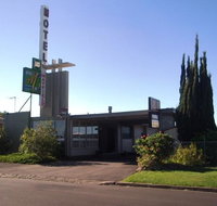 Mayfield Motel - Holiday Find
