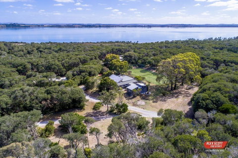 Melaleuca Retreat - Holiday Find 0