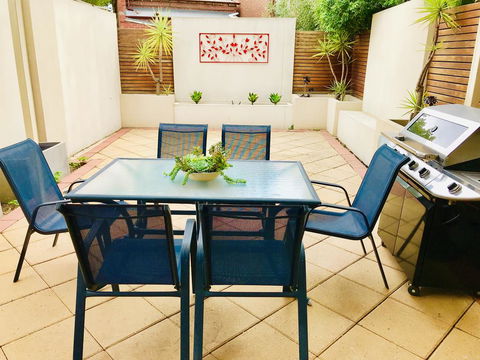 Melbourne Inner City Short Stay Near Flemington Racecourse Free Wifi And Netflix - Holiday Find 1