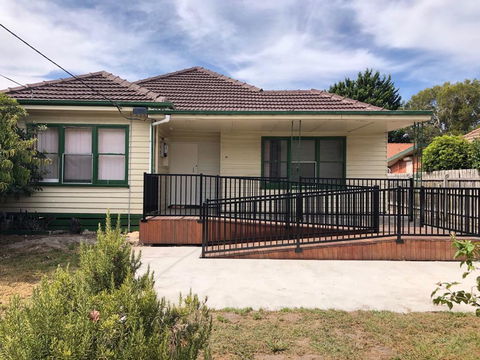 Melbourne Short Stay - Clayton Station, Monash Uni, Hospital - Holiday Find 0