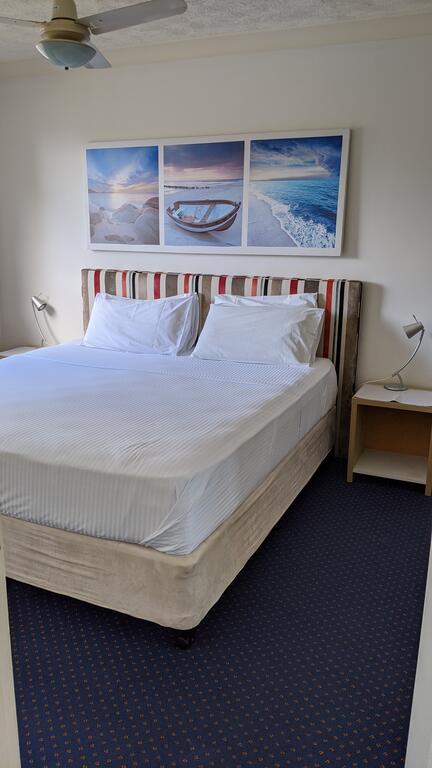 Mermaid Beach Apartment - Holiday Find 0