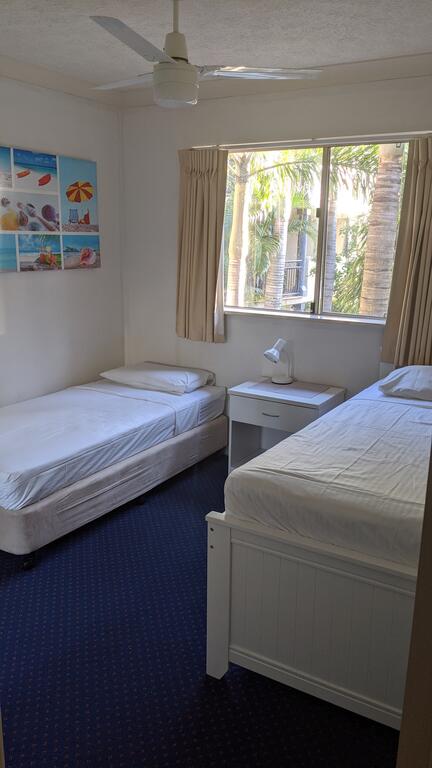 Mermaid Beach Apartment - Holiday Find 3