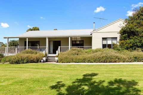 MERMAIDS ON MARENGO - Large Home With Wifi - Holiday Find 1