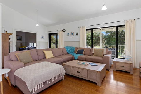 MERMAIDS ON MARENGO - Large Home With Wifi - Holiday Find 0